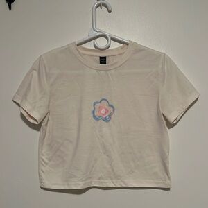 DAZY flower light yellow crop tee